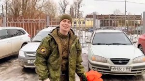 Солдаты идут.