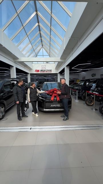 +1 Довольная семья / Поздравляем Галину и Александра с покупкой RAV 4