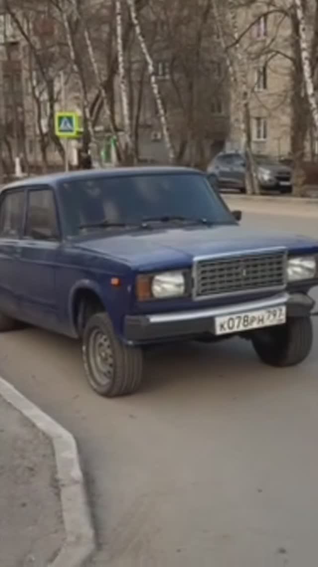 ЮРА ВОЛКОВ - ВЫГНАЛ БАКИНСКУЮ СЕМЕРКУ. УДАРИЛИ НА ПАРКОВКЕ.