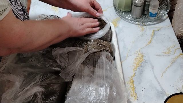 ДЕРЕВЕНСКАЯ ЖИЗНЬ НЕ ГОРОДСКАЯ, ВСЕГДА НАХОДИТСЯ РАБОТА🏡