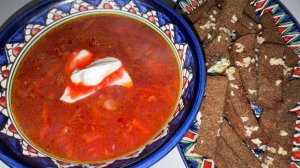 Сегодня борщ и гренки - вкусно и сытно.