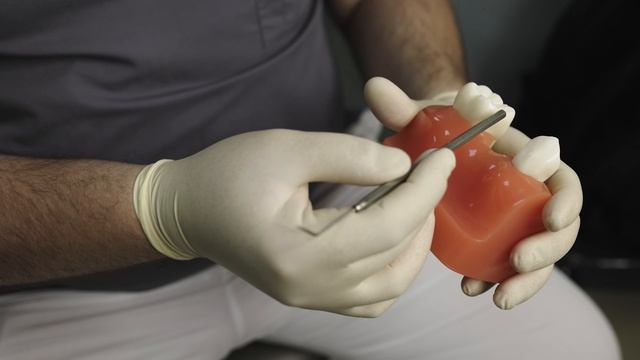 ВЫПАЛ ЗУБ - НУЖНО ОБРАЩАТЬСЯ К ИМПЛАНТОЛОГУ