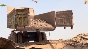 Строительство, дробление щебёнки