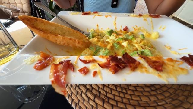 Едем в Паттайю из Районга. Скрытый в Саду Ресторан с Огромными Порциями на Пратамнаке