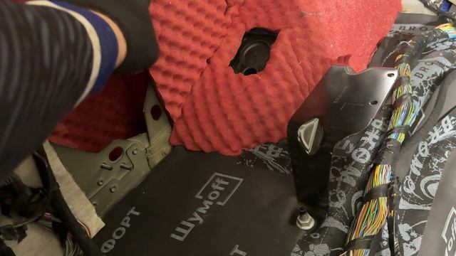 Самая сложная работа Шумоизоляция багажника Range Rover L405 в Краснодаре