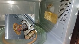 Искрит микроволновка / Замена слюды, колпачка магнетрона и покраска нагара