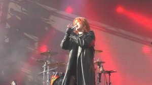 Юлия Савичева - Осторожно (Парад трамваев/улица Сергия Радонежского/4.04.26)