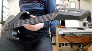 НА РУССКОМ. Смарт гитара  AeroBand Guitar краткий обзор на русском языке...