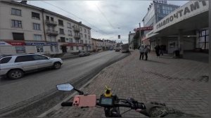 По Томску на электровелосипеде открыл сезон 2026