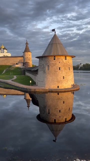 Псковский Кром (также Псковский кремль)