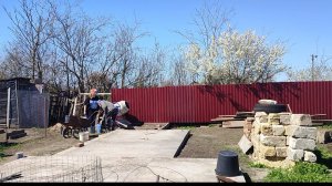 Работа кипит. Забетонировали!!! Вкусные беляши. Жизнь на пенсии.