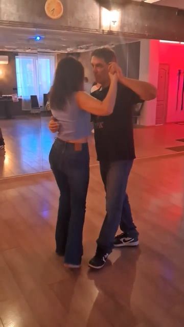 С Ниной танцуем