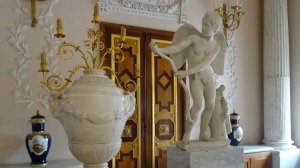 18 Онлайн с хранителем Роман с камнем - Мраморная столовая [get.gt]