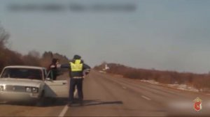 В Вологодской области в ходе погони со стрельбой инспекторы ДПС задержали злостного нарушителя ПДД