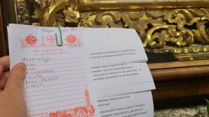 Я приложила имена и письма к чудотворной иконе Тихвинской Богородицы на Александровском подворье