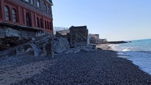 После зимы 2025/26 приехали на пляж в Николаевке...Пляж стал больше, но волны опять «поработали»