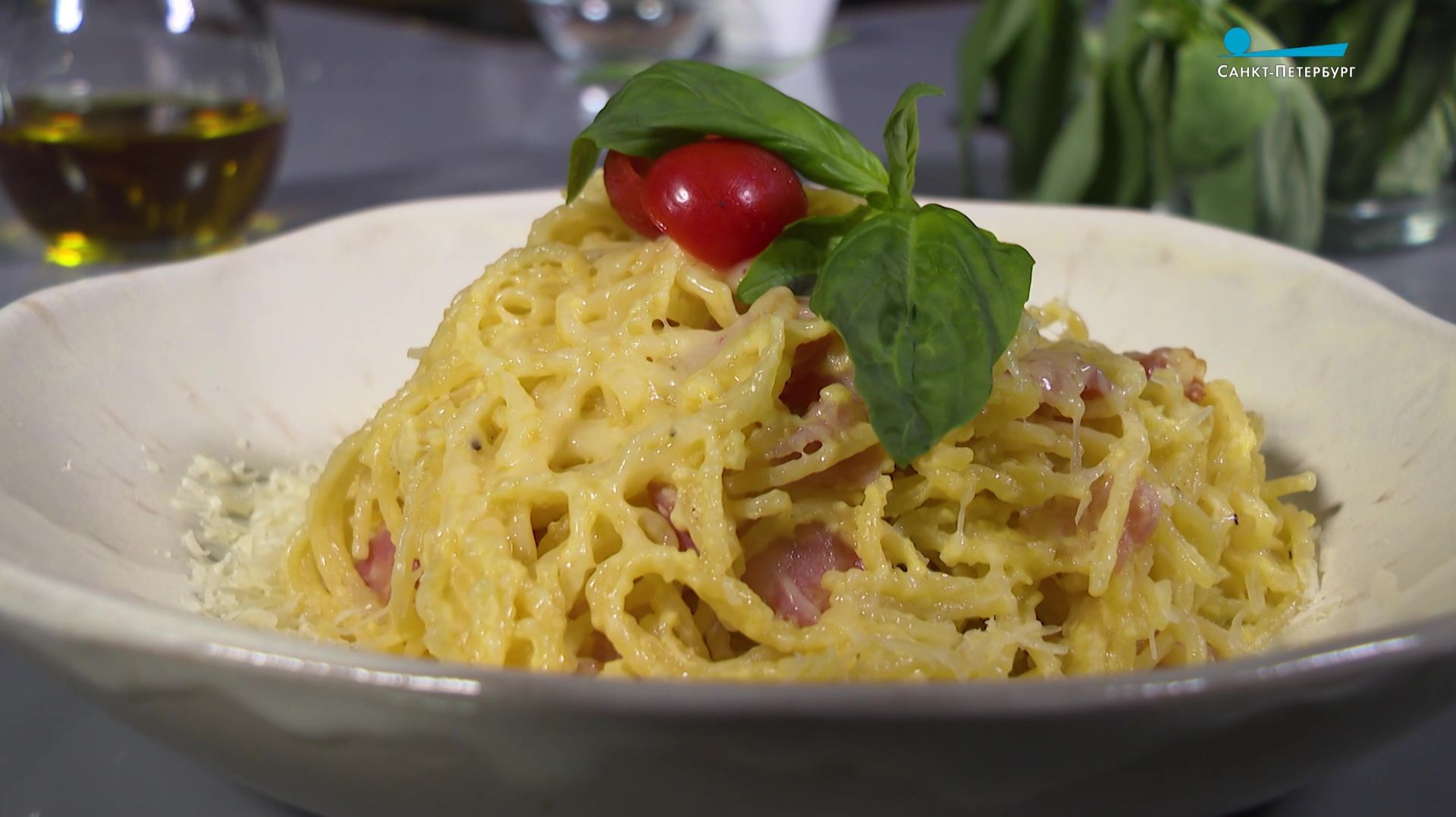 Паста карбонара: какие макароны лучше выбрать и стоит ли добавлять сливки?