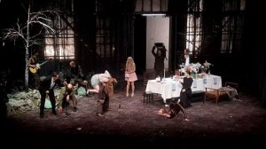 Фрагмент спектакля "Три сестры" в Театре на Таганке. Режиссёр Саша Золотовицкий