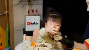 Мукбанг курица барбекю и лапша рамен🍔 фастфуд. Еда на камеру