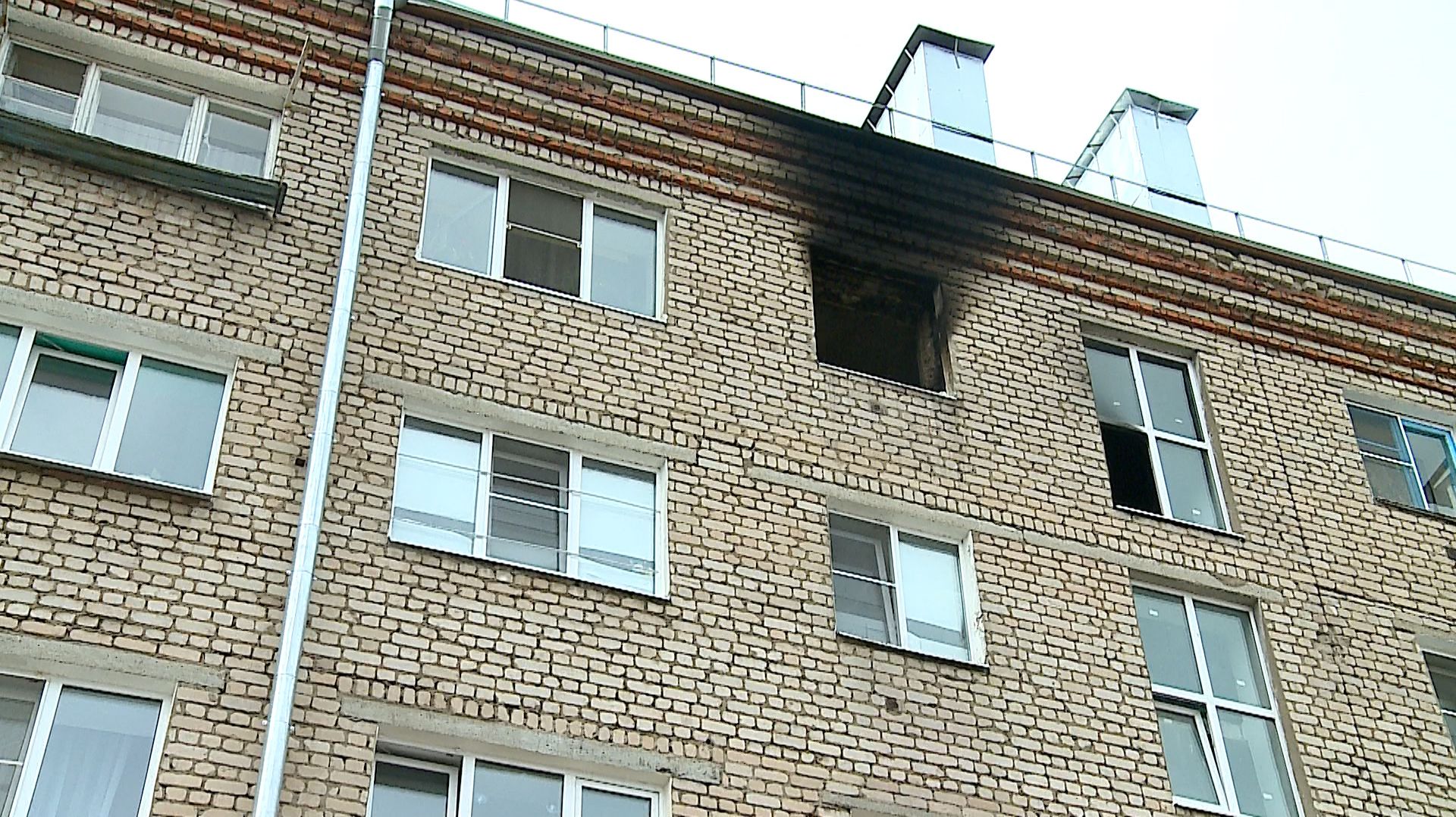 (Рыбинск-40) ПОЖАР НА УЛИЦЕ БОРИСА РУКАВИЦЫНА смотреть онлайн