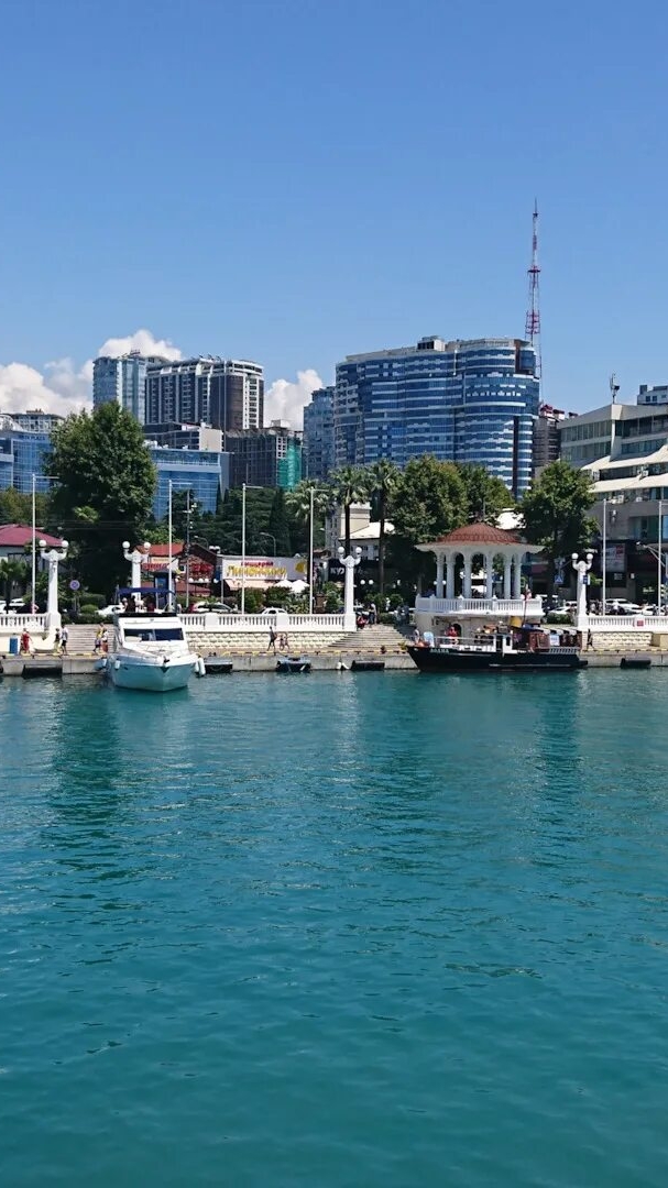 KISS ME - MISDIRECTION - СПОКОЙНАЯ