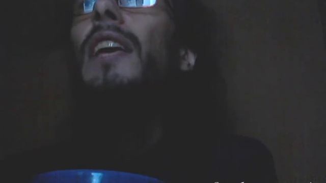 Пою песню Saint Asonia - Chasing The Light. Свет в этом холодном мире.