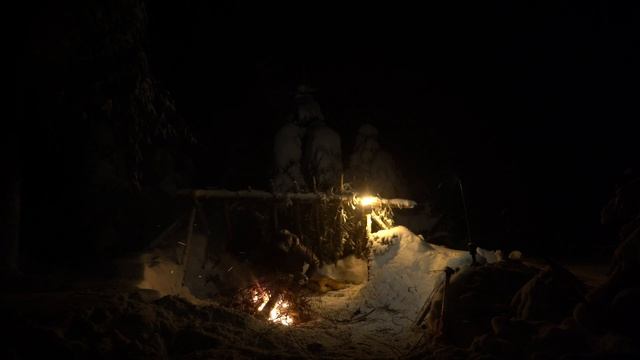 XAKAN _  -12 C СНЕЖНАЯ БУРЯ нет ни укрытия ни спального мешка.