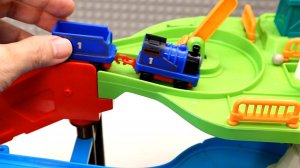 Мультики залипалки для детей. Развивающие детские игрушки. Конструктор Лего.