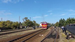 Тепловоз T679.1168 следует маневровым порядком