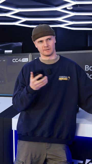 Сколько полос эквалайзера CC4 L и CC4, какое разрешение экранов и какова цена?