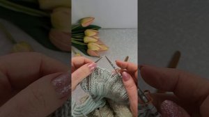 Прорезная петля для пуговиц спицами за один ряд