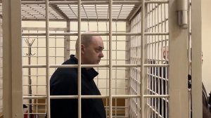 Экс-губернатора Курской области приговорили к 14 годам колонии по делу о взятках.