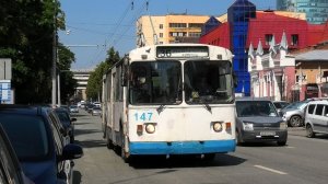 Троллейбус Екатеринбурга ЗиУ-682Г [Г00] борт. №147 маршрут 36 на остановке «Федерация профсоюзов»