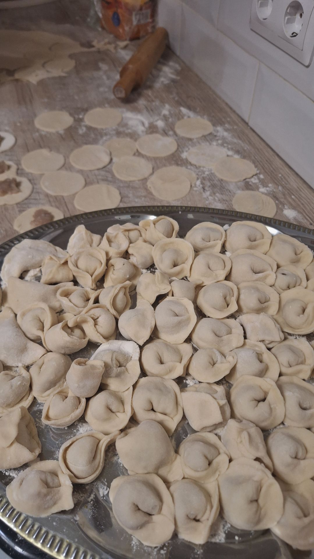 Пельмени делаем всей семьёй