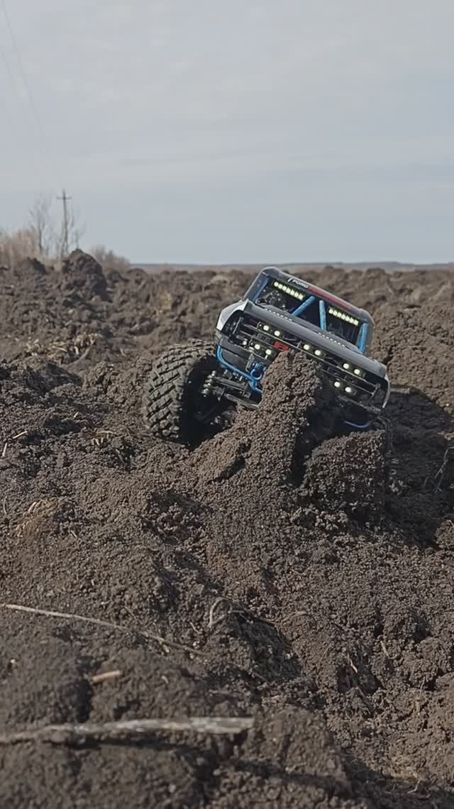 MJX H12P сносит любые препятствия)) #rc #rccar #crawler #4x4rc #scale #rclife #rcmodel #rcfun #mjx