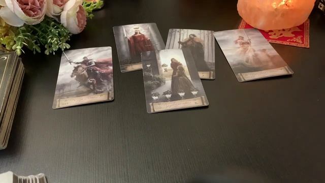 Он срочно хочет поговорить с тобой 🙋♂️❤️🔥💐Таро