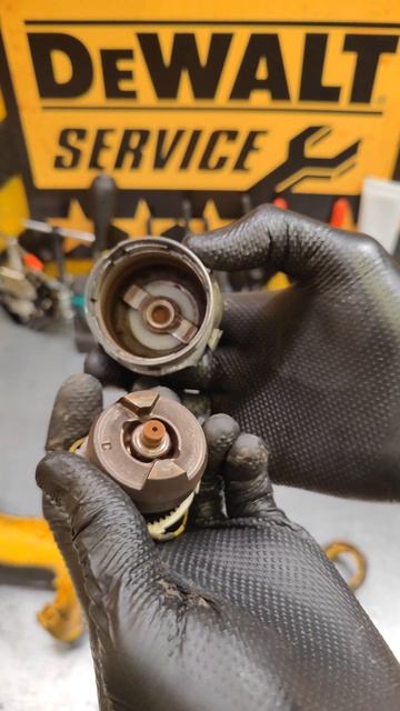 Сгорел на работе винтоверт DeWALT DCF887 #tools #деволт #dewalt