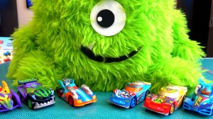 МАКС И РОМА - РАСПАКОВКА ИГРУШЕК - МАШИНКИ ДЛЯ ДЕТЕЙ