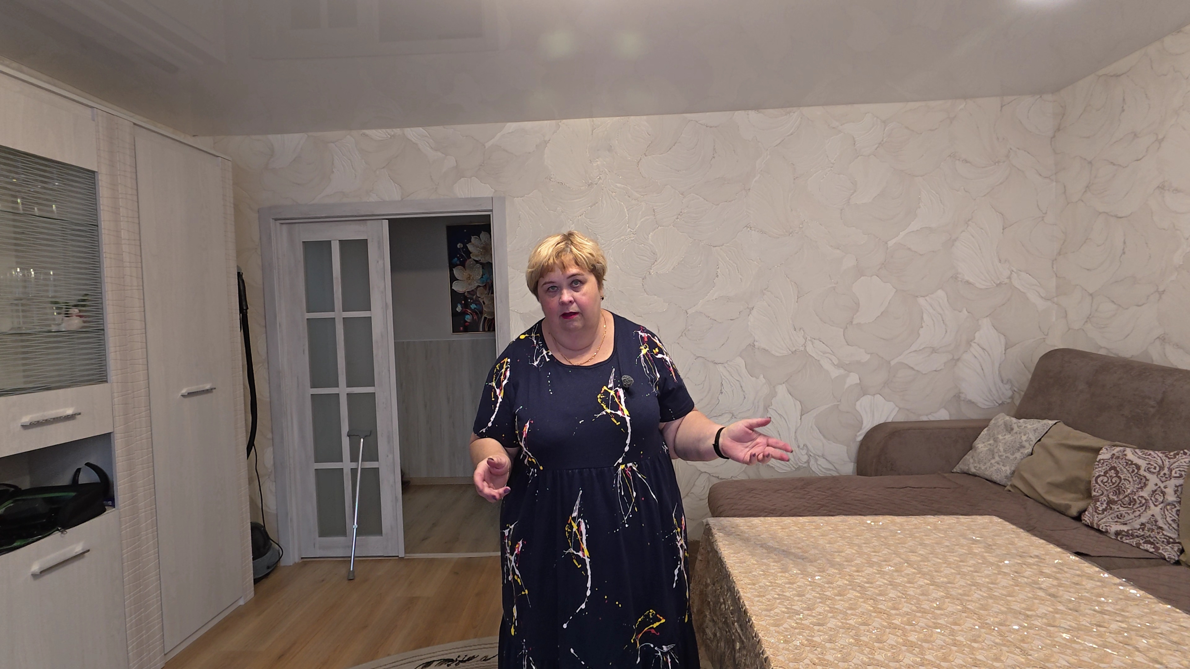 Накрыли стол к приходу гостей . Без приключений не обошёлся поход по магазинам в день рождения.