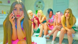 ДИАНА С ПОДРУЖКАМИ УЗНАЛИ НЕ ОЧЕНЬ ХОРОШУЮ НОВОСТЬ!!! В ЗАГОРОДНЫЙ ДОМ ЕДУТ ТРИ НОВЫЕ ДЕВОЧКИ!!!