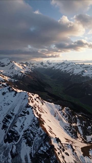 Величие гор: зимний закат над альпийскими пиками #горы #природа #пейзаж