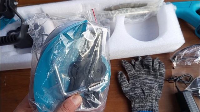 Купил триммер “на всякий случай”… а оказалось — без него в частном доме никуда 😄