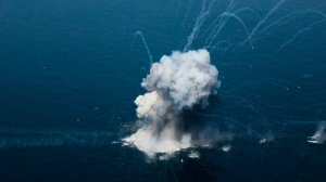 РЕН ТВ публикует кадры обстановки в Ормузском проливе после начала войны в Иране