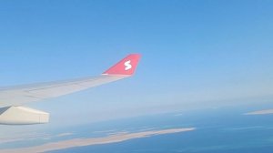 Самолёт компании SOUTHWIND в воздухе