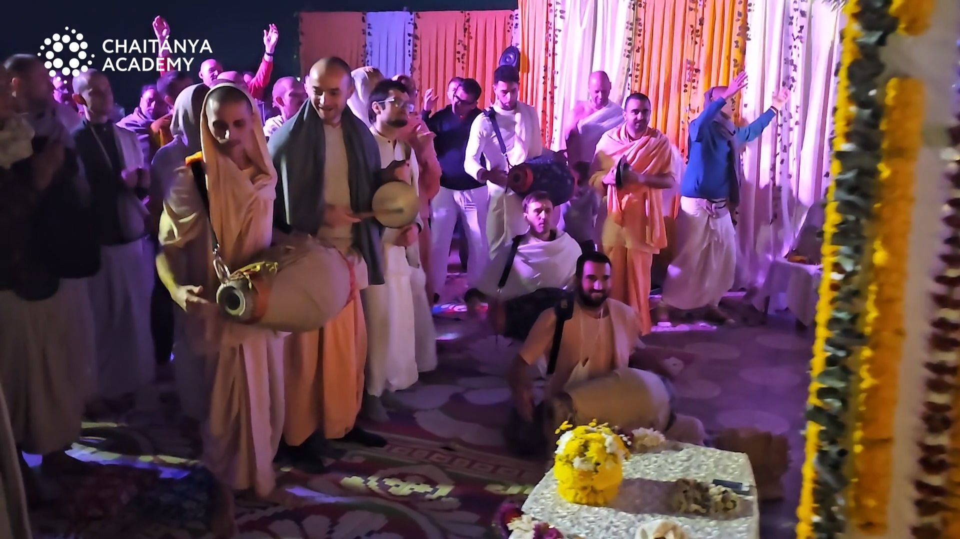 Почему Махапрабху пришел в этот мир с киртаном - 2026-02-07 - Шри Прем Прайоджан