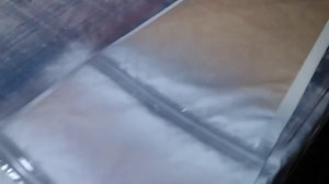 №55- Покрасил крыло серебристым цветом.