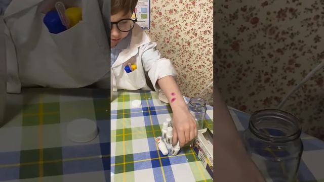 Конкурс Крымский вундеркинд - 2026 Егор Р. 6 лет Полимерные червячки