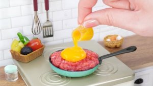 Рецепт мини-сэндвича с беконом, гуакамоле и жареным сыром | Мини-сэндвич