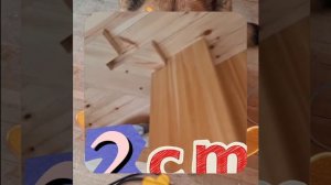 1000055183.mp4 (Собака наблюдает за устройством лестницы на 2-ой этаж в доме А-фрейм)