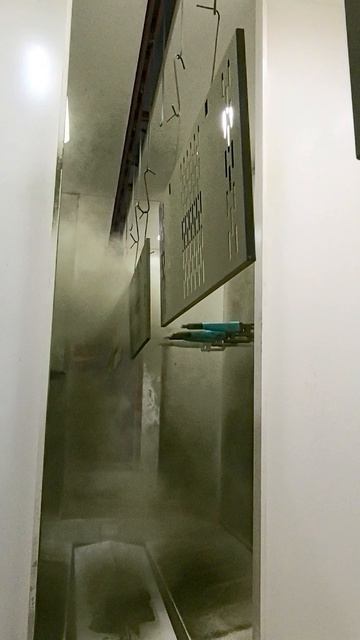 Автоматическая линия окраски оборудования для детских площадок выглядит просто великолепно!